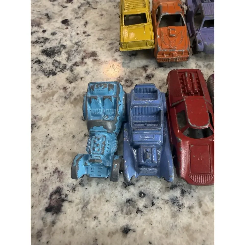 Lot of 11 Vintage Tootsietoy Diecast Cars & Trucks Mixed Models Chicago USA